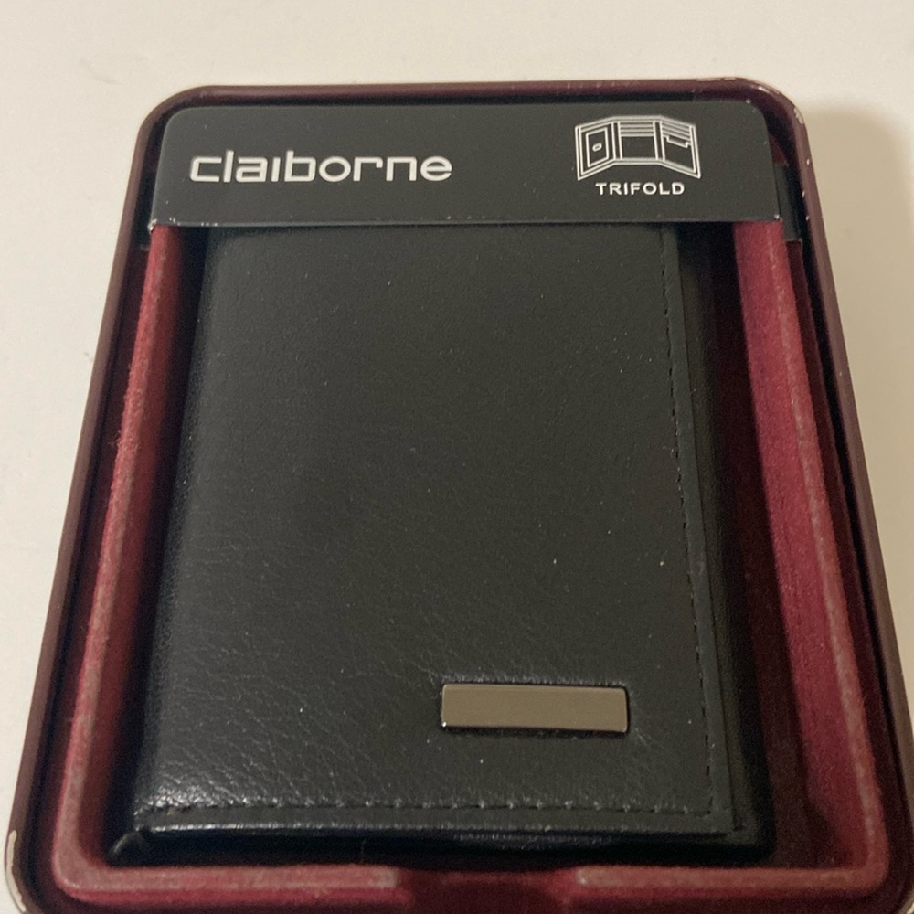 Claiborne trifold leather wallet